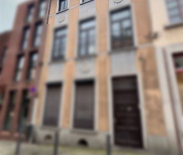 Bel appartement 1 ch entièrement rénové au 2ème étage - Photo 1