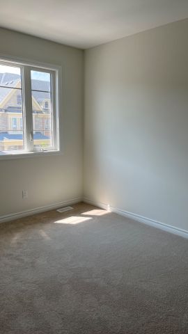 For Lease - 20 Clutterbuck Lane, Ajax, Ontario - Photo 5