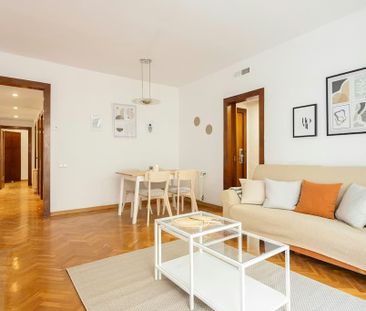 Carrer de Ca l'Alegre de Dalt, Barcelona, Catalonia 08024 - Photo 5