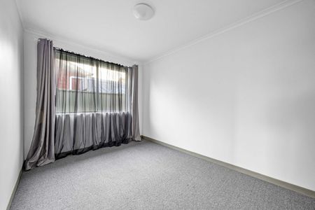 2 BEDROOM UNIT IN GREAT LOCATION – CLOSE TO SHOPPING CENTRES AND TRAIN STATION - Photo 5