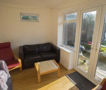 To Rent Cardigan Road, Winton, Bournemouth, BH9 £2,300 pcm Tenancy ... - Photo 4