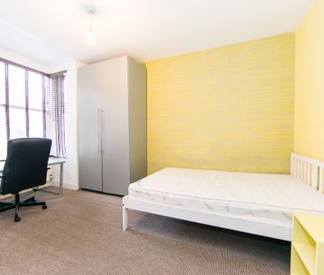Burchett Grove, Woodhouse, Leeds - Photo 6