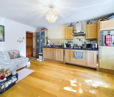 Cricket Lane, Hampton Hill - 1 bedroomProperty for lettings - Chase... - Photo 6