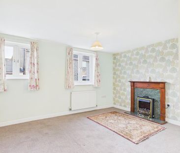 2 bedroom semi-detached house to rent - Photo 2