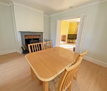 3 bedroom Semi-detached house to rent - Photo 5
