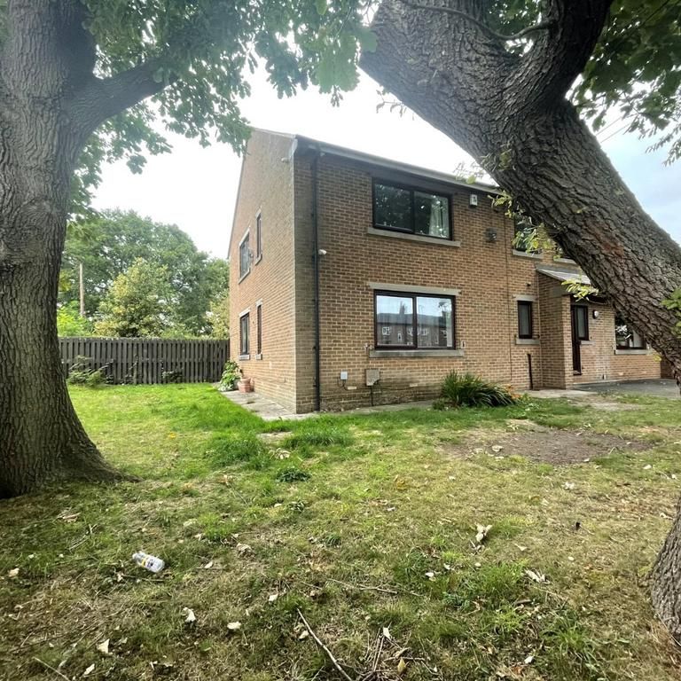 4 bedroom detached house to rent - Photo 1