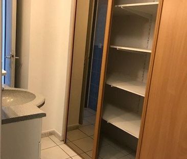Location Appartement 2 pièces 37m² GAREOULT 83136 - Photo 4
