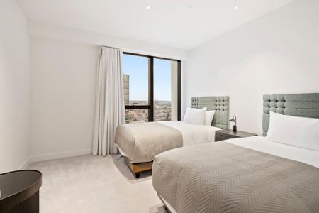 3 bedroom flat to rent - Photo 3