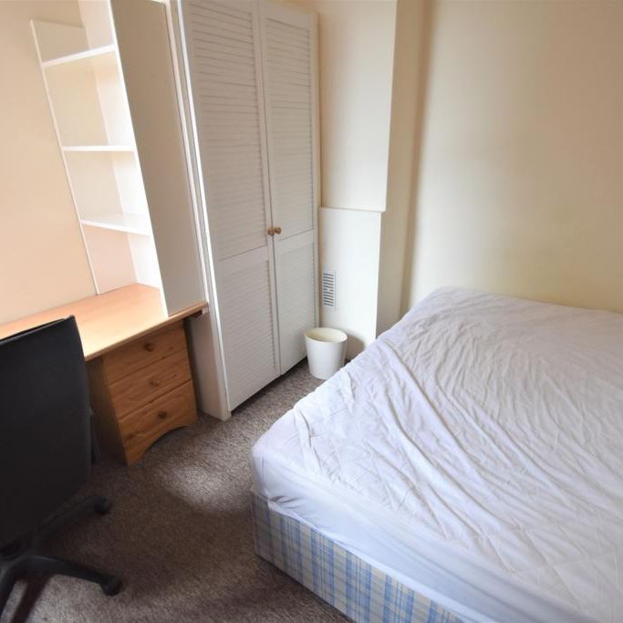 4 bedroom terraced house to rent - Photo 1