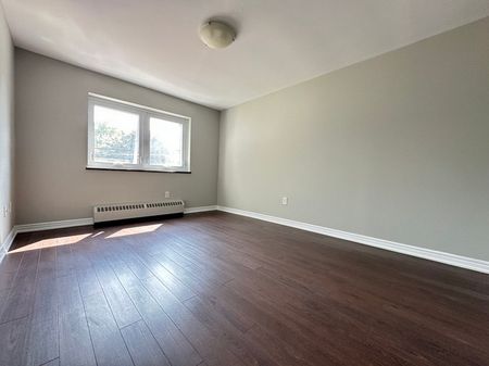 apartments at 473 Linwell Road - Photo 4