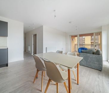 2 bedroom flat to rent - Photo 3