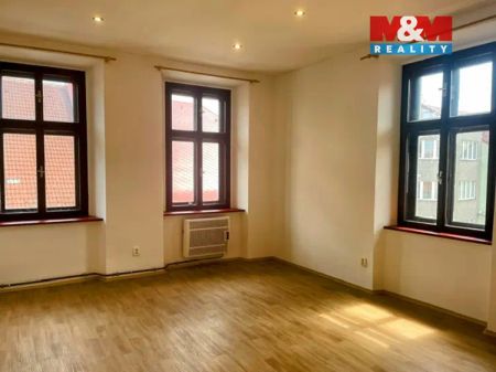 Pronájem bytu 2+1 v České Lípě, ul. Jindřicha z Lipé - Photo 5