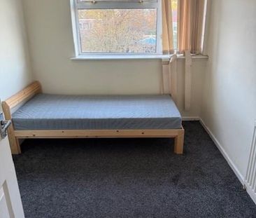 2 bedroom semi-detached house to rent - Photo 6