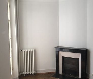 Location Appartement 2 pièces 43m² ORLEANS 45000 - Photo 2