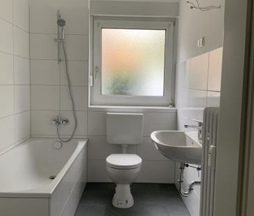 2.5-Zimmer-Wohnung mit Balkon in Gelsenkirchen-Schalke mieten - Foto 4