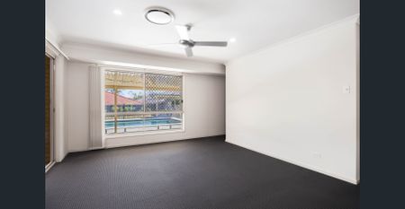 Stunning Executive Family Home with Pool in Fernvale - Photo 2