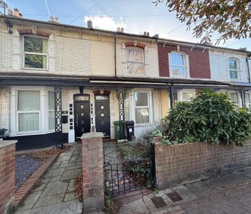 3 bedroom terraced house to rent - Photo 6