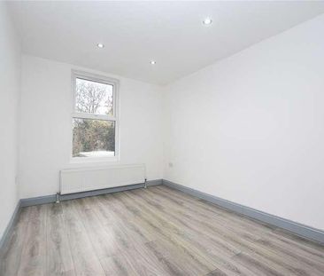 Whitehorse Lane, London, SE25 - Photo 2