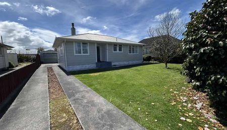 Big Backyard & Great Outdoor Space! - Photo 2