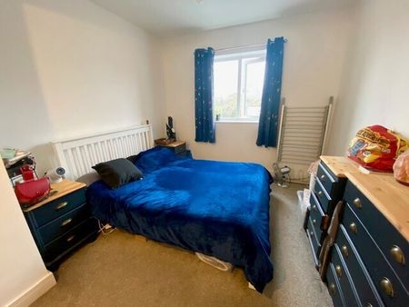 High Street, New Bradwell, MILTON KEYNES - Photo 2