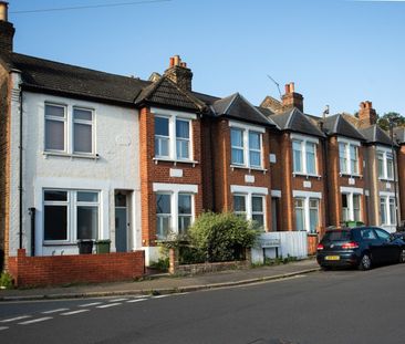 2 Bed Terraced House, St. Louis Road, SE27 - Photo 2