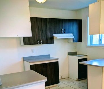 5 ½ STYLE CONDO – Val-Bélair –Disponible maintenant - Photo 1