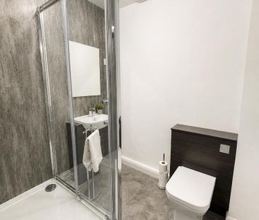 2 bedroom flat to rent - Photo 4
