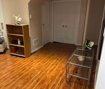 For Lease - 8 Sirius Crescent, Toronto, Ontario - Photo 2