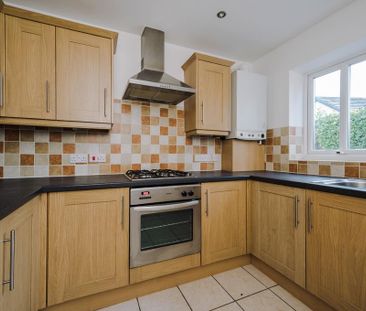 2 bedroom semi-detached house to rent - Photo 6