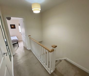 Bletchley Way, Leeds, Horsforth - Photo 3