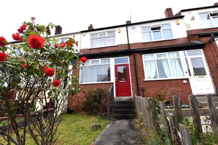 2 bedroom House in Manor Avenue, Leeds - Photo 2