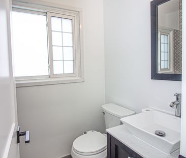 For Lease - 5127 Cherryhill Crescent, Burlington, Ontario - Photo 2