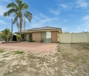 Spacious and Versatile Home in a Convenient Location - Photo 3