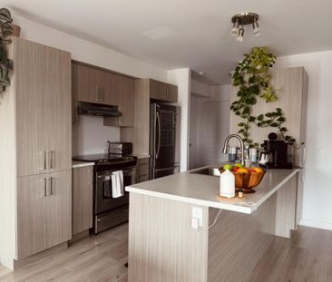 4 1/2 + bureau à louer - 1er aout 2026 - Photo 1