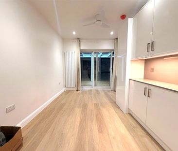 Cleveley Crescent, Ealing, W5 1DZ - Photo 2