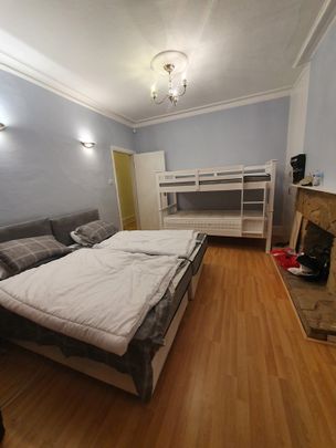 2 Bed Flat, Alexandra Road, NW4 - Photo 1