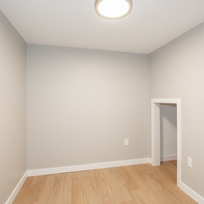 Modern 2 Bedroom + Den Unit in Welland!!! - Photo 1