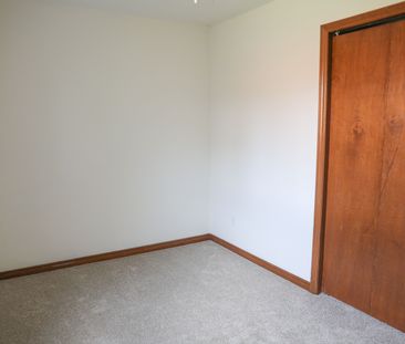 For Lease - 516 Springbank Avenue, Woodstock, Ontario - Photo 4