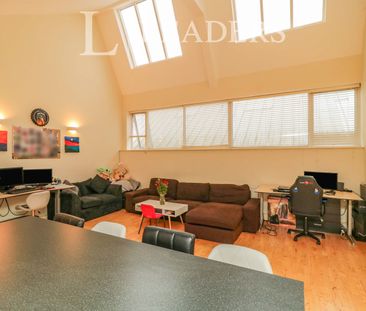 2 bedroom maisonette to rent South Road, Harlow, CM20 - Photo 1