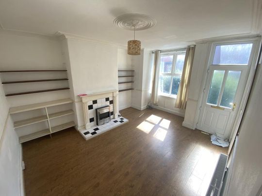 Compton Row, Harehills, LS9 - Leeds - Photo 1