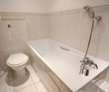 3 bedroom end of terrace house to rent - Photo 1