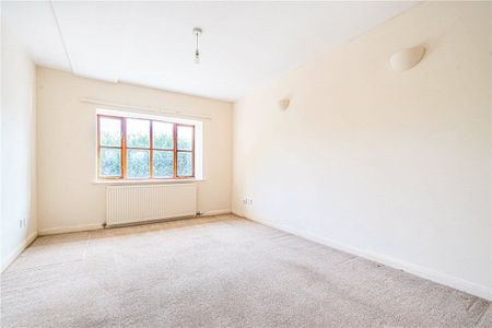 A single storey 4 bedroom , 2 bathroom barn conversion in the pretty village of Compton Dando, some 7 miles west of Bath. - Photo 5