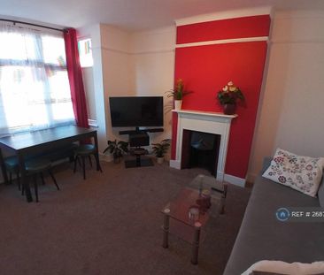 1 bedroom in a flat share to rent - Photo 1