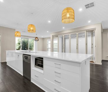 Stunning House in Premier Location! - Photo 1