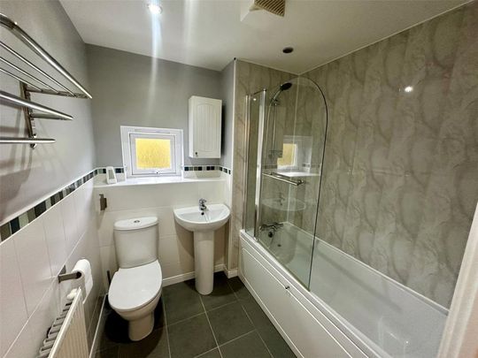 2 bedroom flat to rent - Photo 1