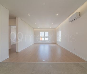 2 room luxury Apartment for rent in Amadora, Lisbon - Photo 3