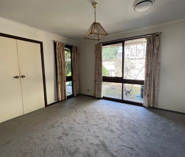 Minutes to popular Keilor Village! - Photo 3