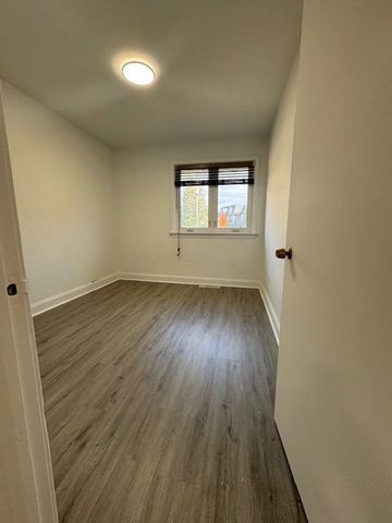 For Lease - 163 Newton Drive, Toronto, Ontario - Photo 4