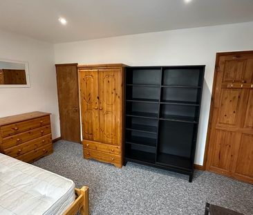 4 Bed Terraced House, Avenue Road, SO14 - Photo 3