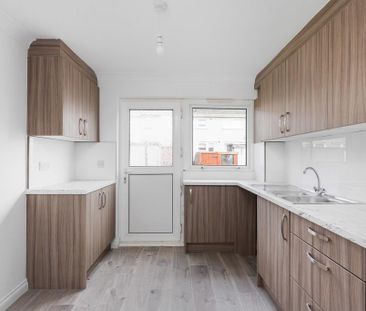 2 bedroom terraced house to rent - Photo 2